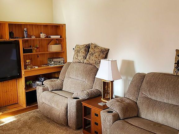 2nd image of 154 Jackson Ave