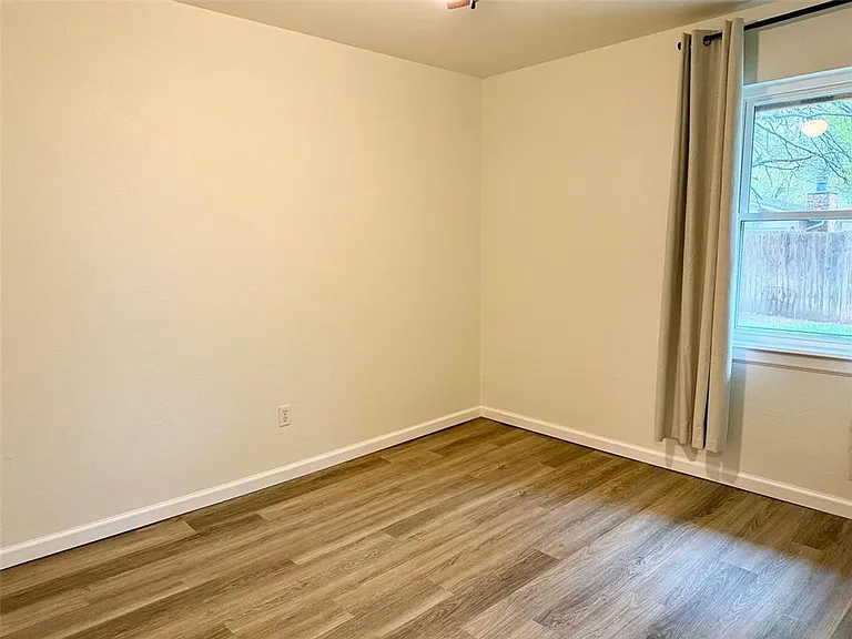 1800 Hillcrest Dr — Photo 20