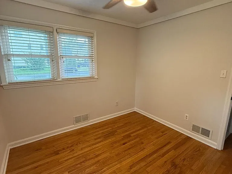 7915 Fairfax Rd — Photo 7