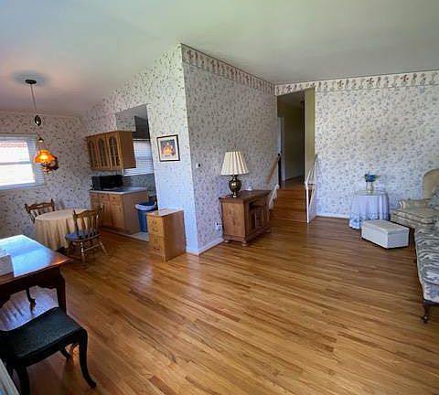 5th image of 3909 Patrician Dr