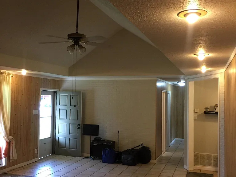 430 E Mally Blvd — Photo 17