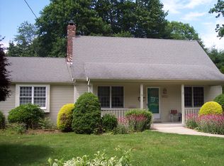 75 Maple Ln, Bristol, RI 02809