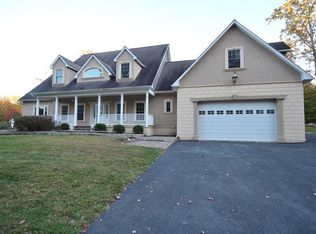 70 Delaware Trl, Shawangunk, NY 12566
