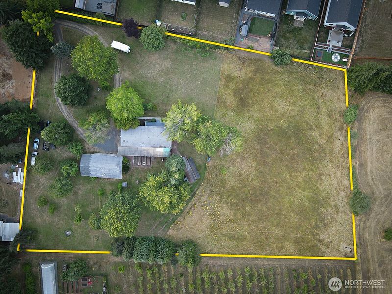 5th image of 179 Bay Road
