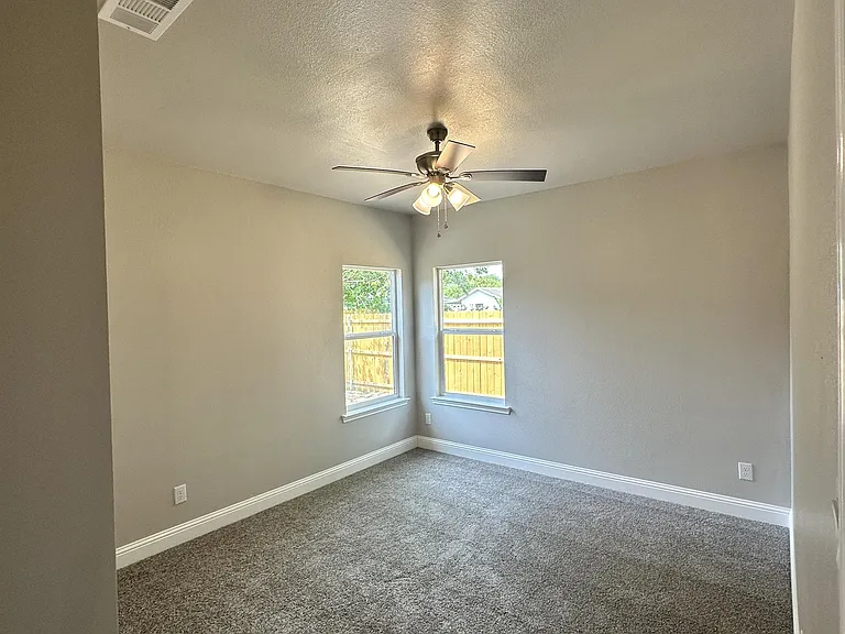 4120 Henderson St — Photo 6