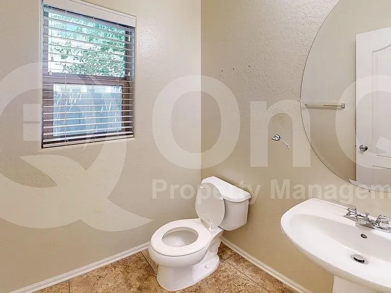 10821 W Elm St — Photo 18
