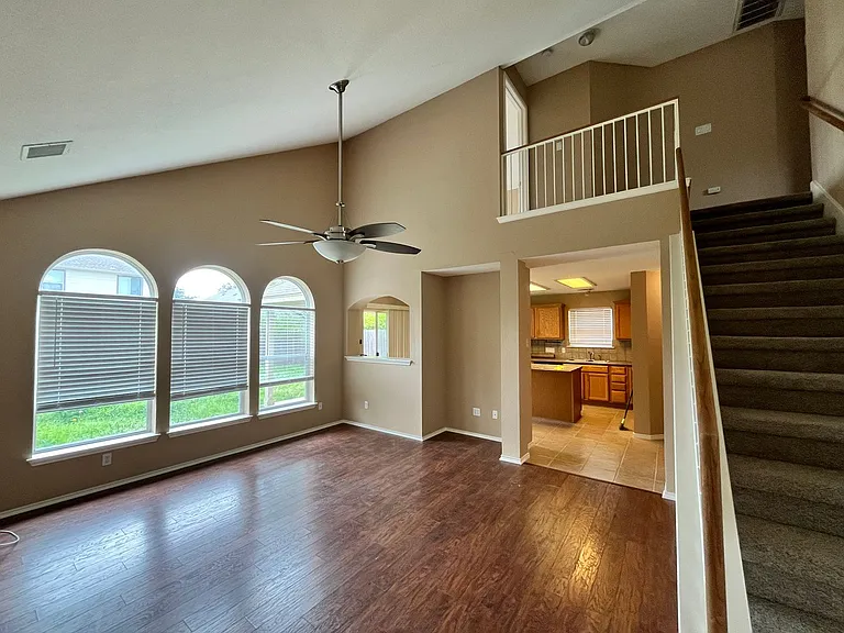 11313 Dodge Cattle Dr — Photo 3