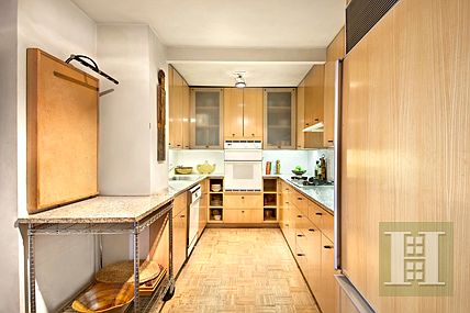 5th image of 644 Greenwich St #6C