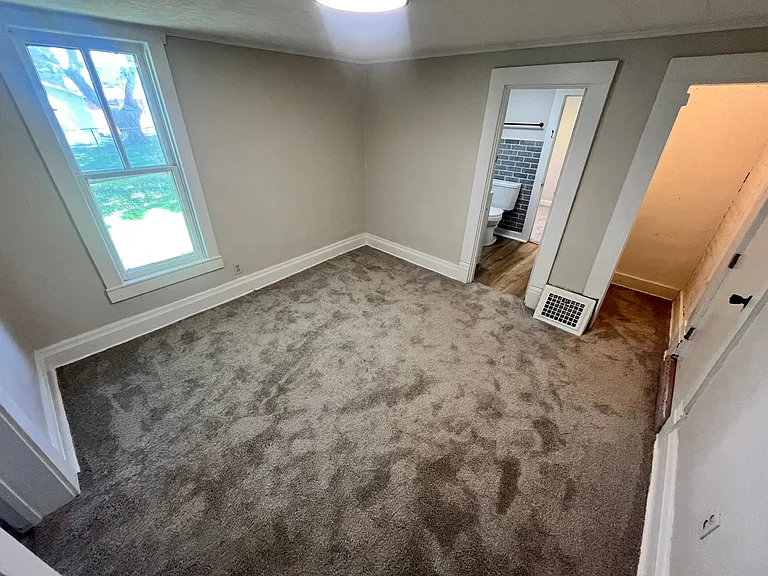 4104 Y St — Photo 10