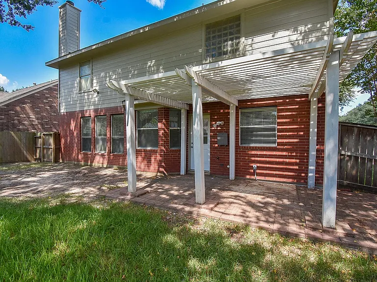 6318 Faulkner Ridge Dr — Photo 30