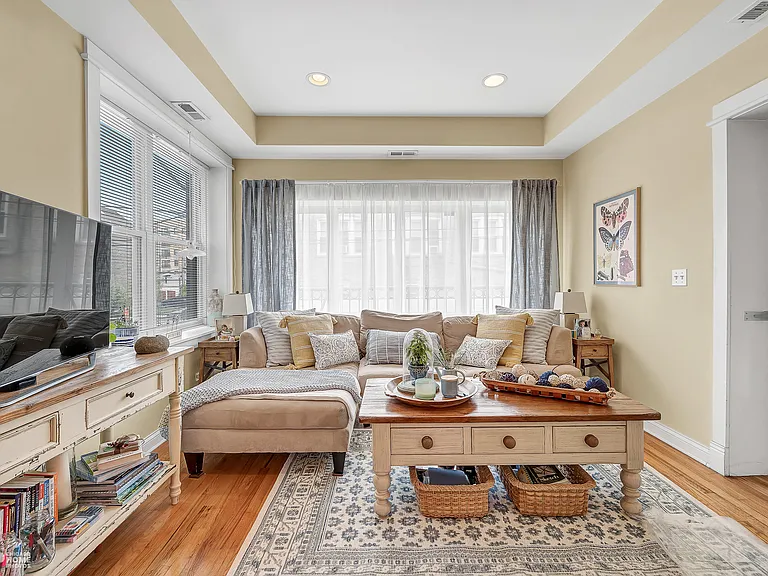 1524 W Birchwood Ave #1 — Photo 4