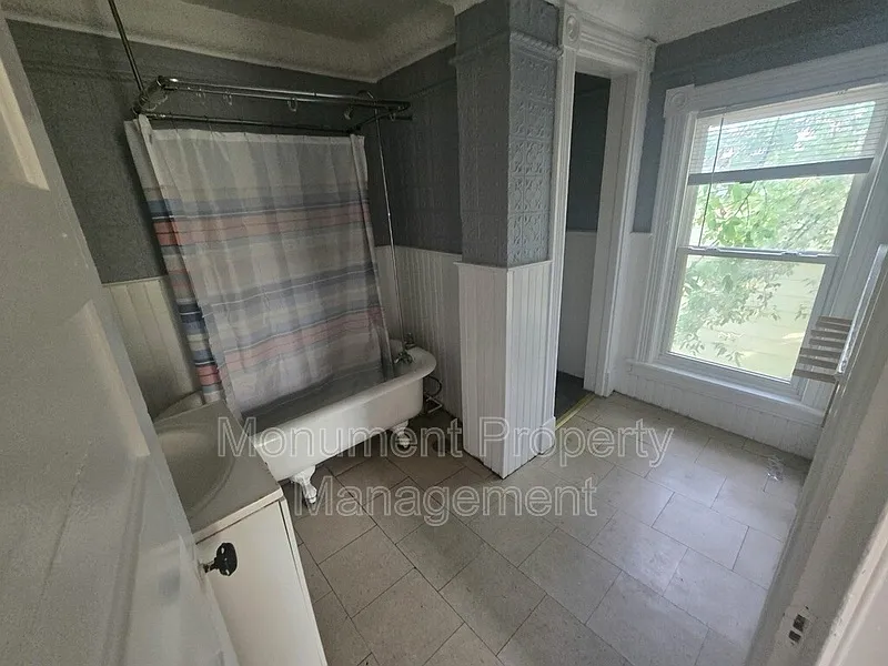 Building Photo - 334 Clay St #4
