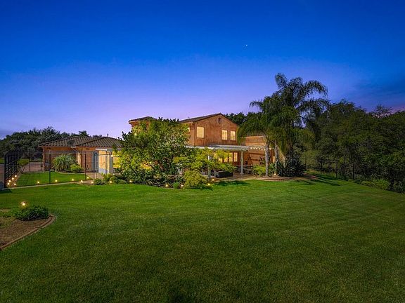 5th image of 7585 Old Pear Hill Ln