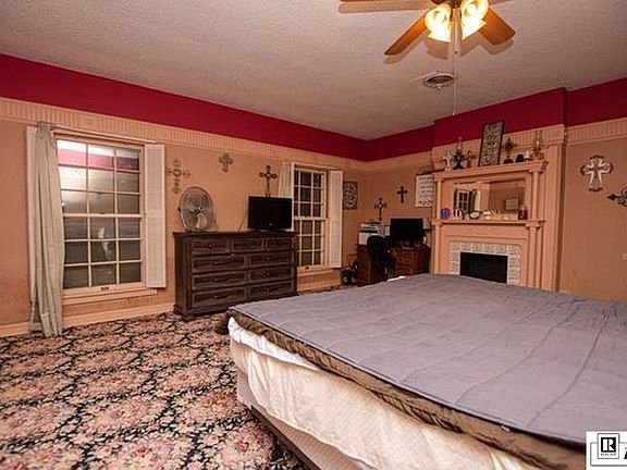 4th image of 2909 Park Dr