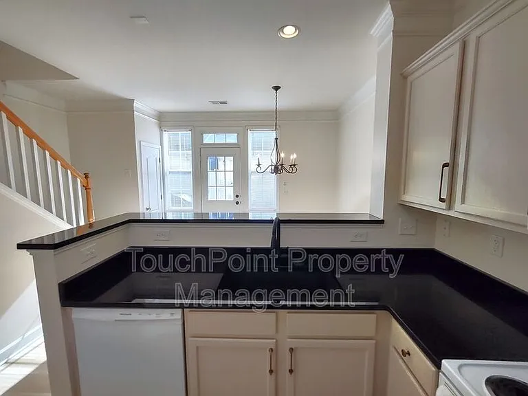 8606 Beaver Creek Dr — Photo 5