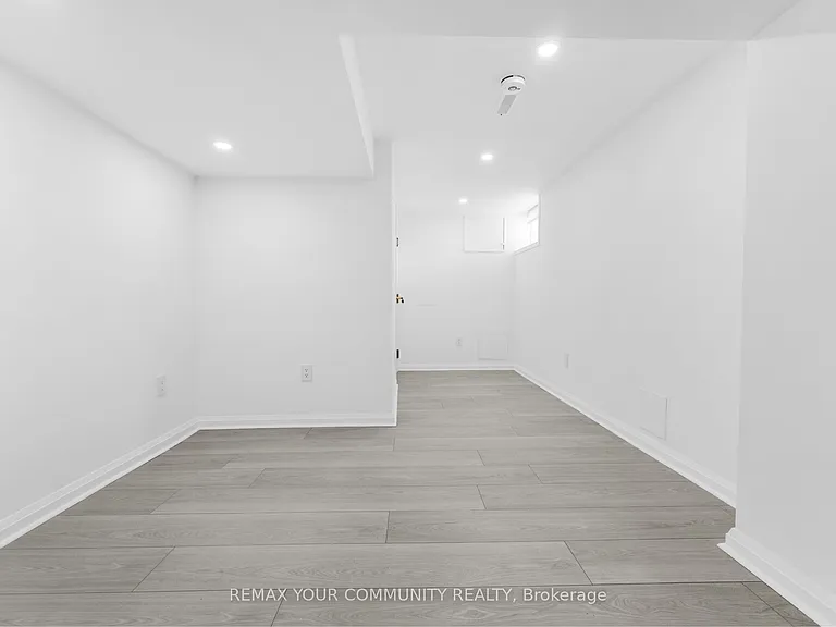 39 Veerland Dr #BASEMENT — Photo 15