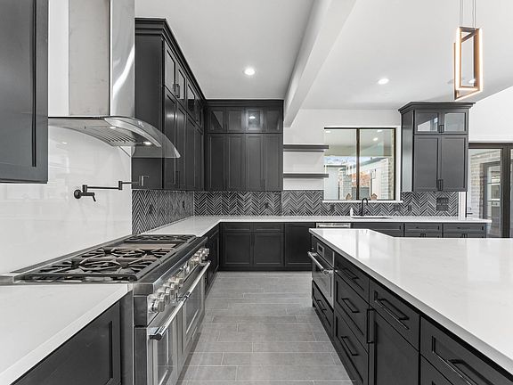 5th image of 10070 Cedardale Dr