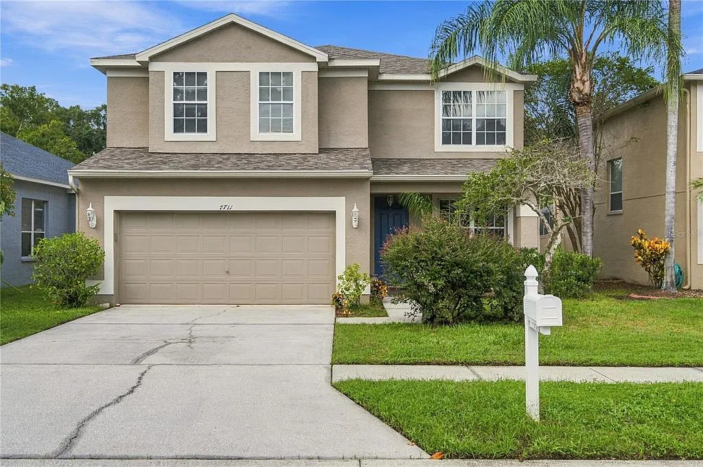 3 bed, 2.5 bath, 2190 sqft, $3,000 — Photo 2