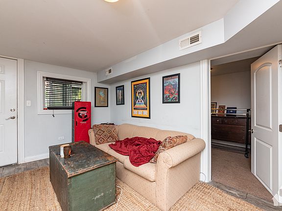 3rd image of 1623 N Talman Ave #G