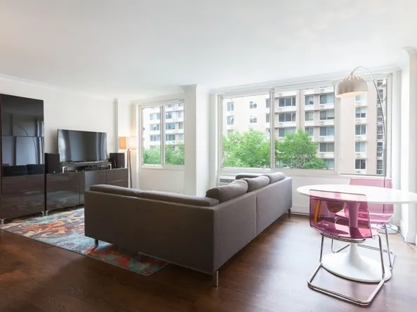 555 Main St APT 602, New York, NY 10044