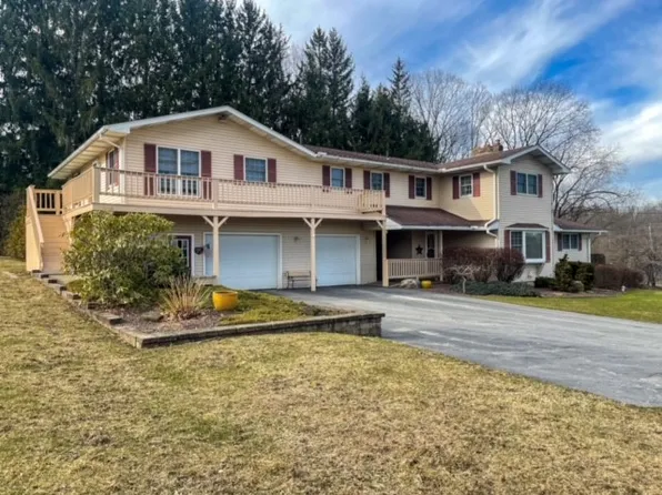 477 Pearson Dr, New Wilmington, PA 16142