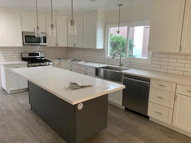 3 bed, 1500 sqft, $5,500 — Photo 2