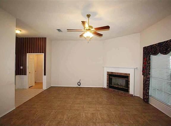 5th image of 1615 Waterton Cir
