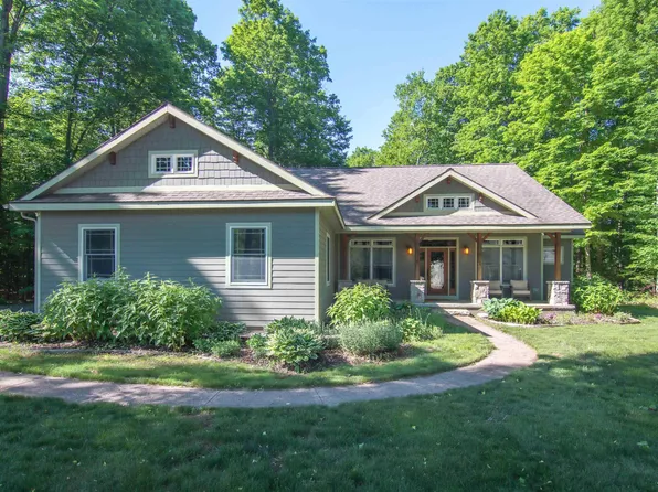 15811 Nuthatch Dr, Thompsonville, MI 49683
