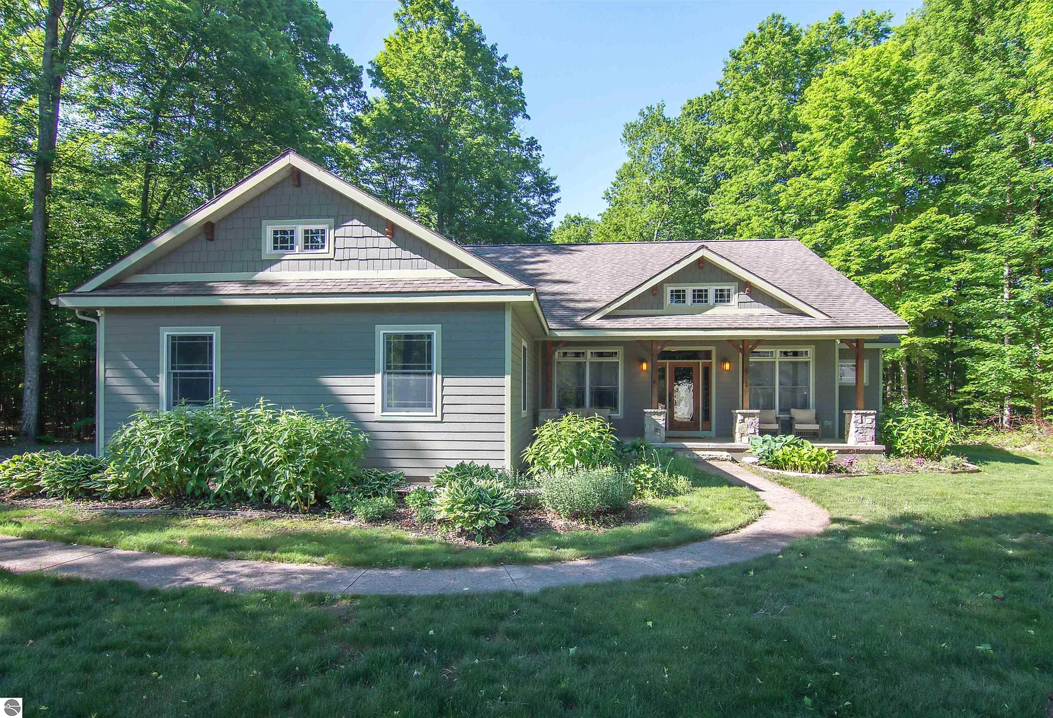 15811 Nuthatch Dr photo 1