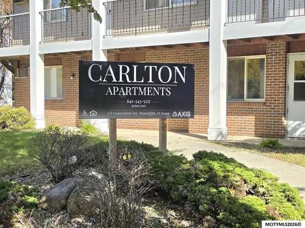 3 N Connecticut Ave, Mason City, IA 50401