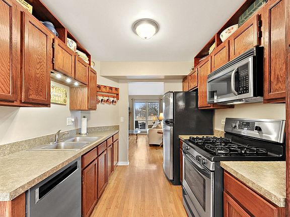 4th image of 4041 N Newport Ln