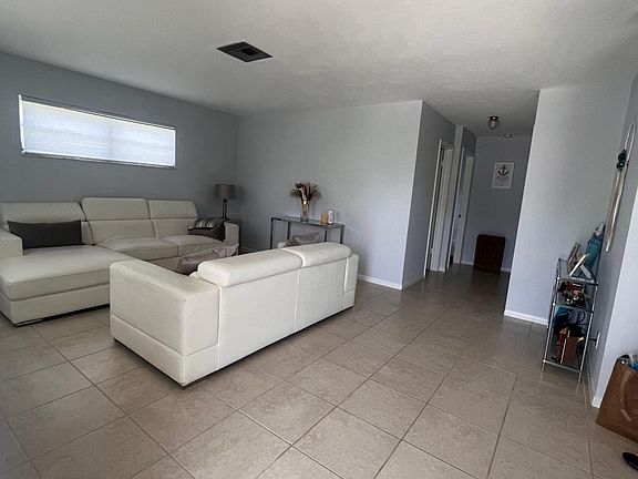 4th image of 500 1st Ave S APT 201