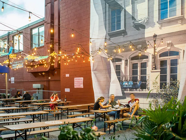 Fantastic dining destinations along Fairmont Avenue.