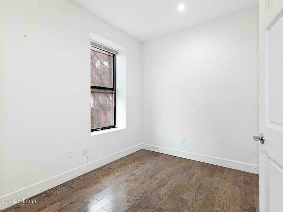 2nd image of 462 W 49th St #5