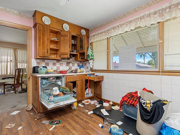 5th image of 3038 N Osceola Ave