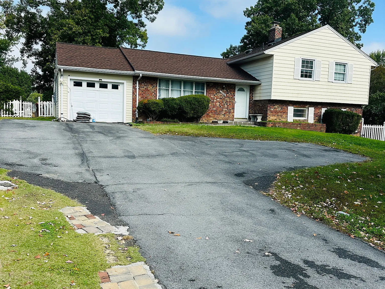 4 bed, 2315 sqft, $4,300 — Photo 4