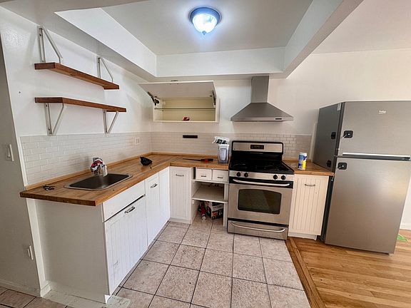 3rd image of 25 Orchard St #202