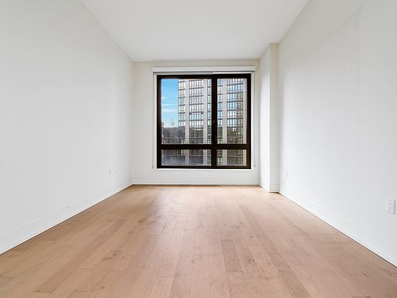 4th image of 550 Vanderbilt Ave #620
