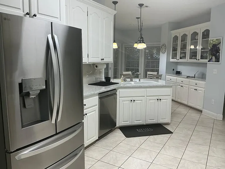 S 34th Ave — Photo 10