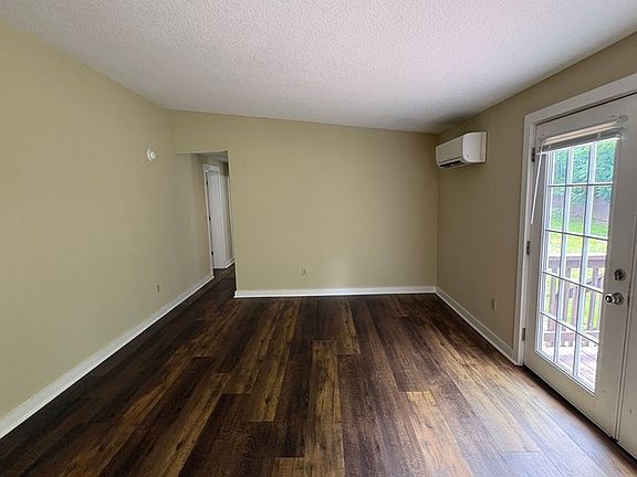 4th image of 446 Roller Mill Rd