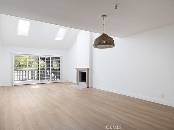 3rd image of 55 Sea Island Dr