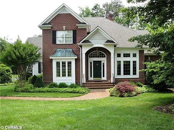 1st image of 16 E Square Ln