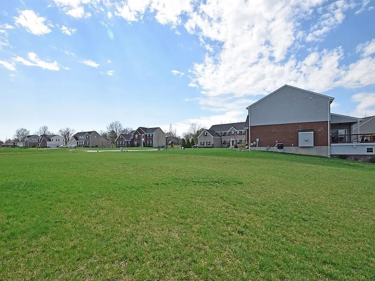 5015 Lakota Woods Dr — Photo 3