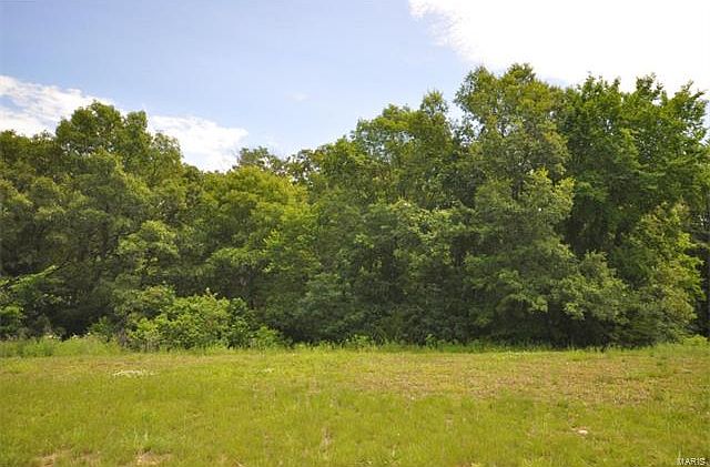 2nd image of 904 Windy Meadow Ct