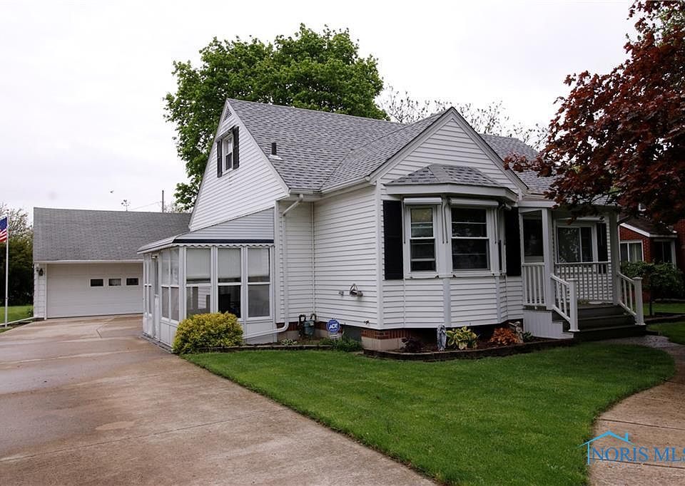 1st image of 205 E College Ave