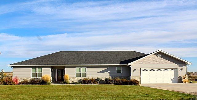 1st image of 207 Husky Ave