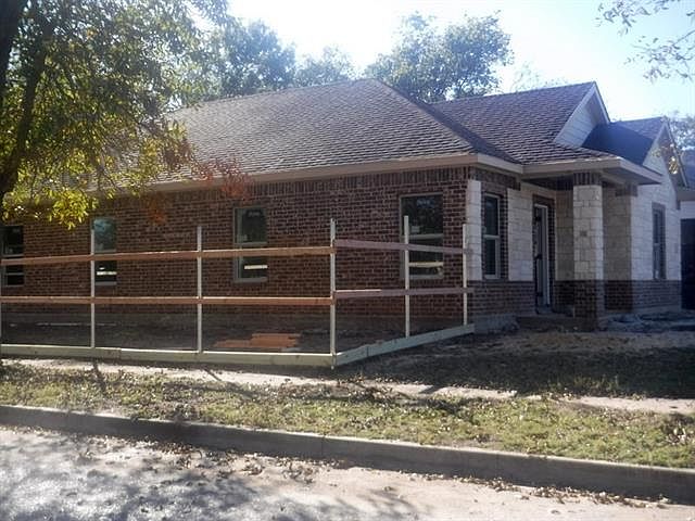 2nd image of 1038 Strickland St