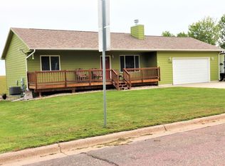 1104 4th St, Garretson, SD 57030
