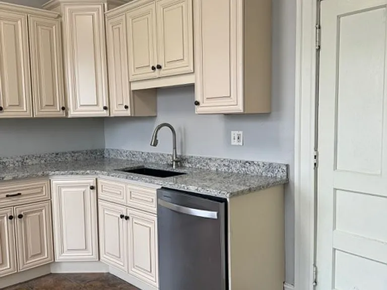 510 W. Saint Catherine — Photo 14
