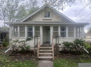1601 E 22nd St, Des Moines, IA 50317